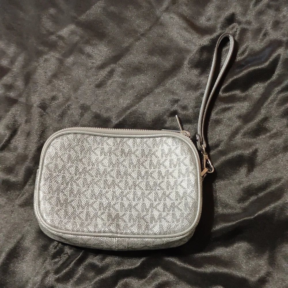 Michael Kors Jet Set Wristlet Clutch